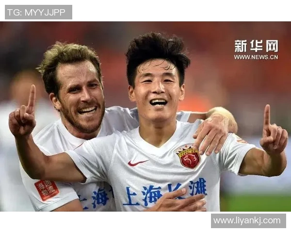 上海上港与山东鲁能激战正酣谁能在中超赛场笑到最后